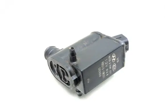 Hyundai i40 Windscreen/windshield washer pump 985101W000
