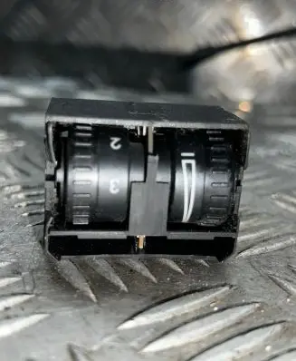 Volkswagen Touran II Headlight level height control switch 1T0941333C