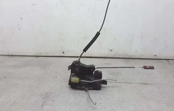 Opel Signum Front door lock 24447340