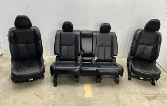 Nissan Rogue Seat set 