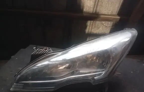 Peugeot 3008 I Headlight/headlamp 89907703 9805505680