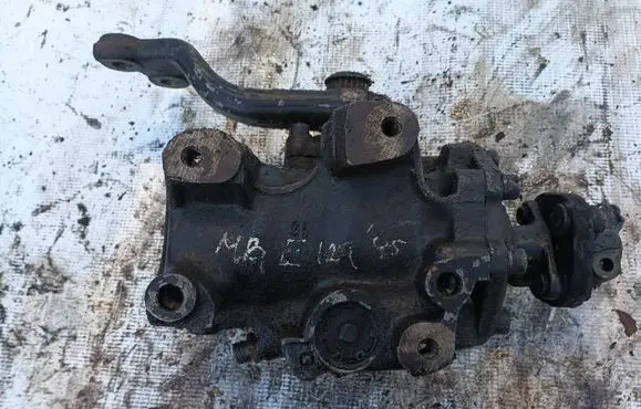 Mercedes-Benz E W124 Steering rack 1244611601