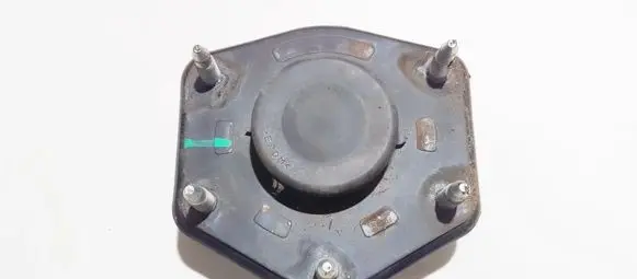 Honda CR-V Coil spring mount 