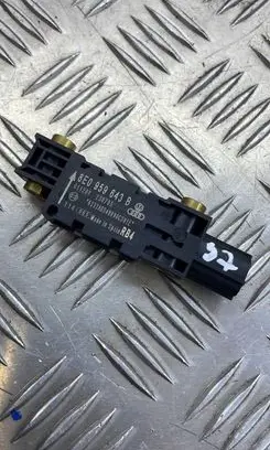 Audi A4 S4 B7 8E 8H Airbag deployment crash/impact sensor 8E0959643B