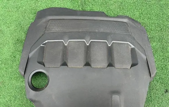 Volkswagen Caddy Engine cover (trim) 05L103925E