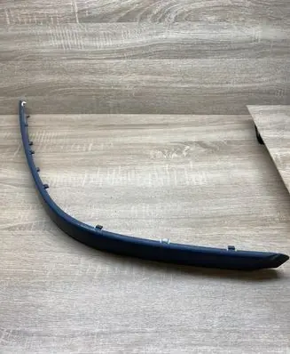 BMW 5 E39 Front bumper corner part panel trim 7005957