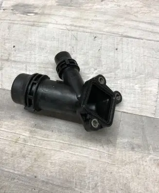 BMW 5 E60 E61 Engine coolant pipe/hose 11122247744