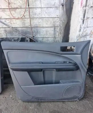 Ford C-MAX I Front door card panel trim