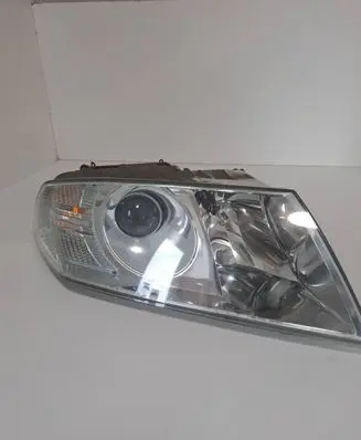 Skoda Octavia Mk2 (1Z) Headlight/headlamp