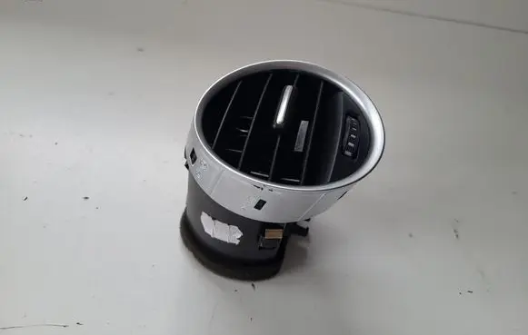 Seat Exeo (3R) Dashboard side air vent grill/cover trim 3R0820951