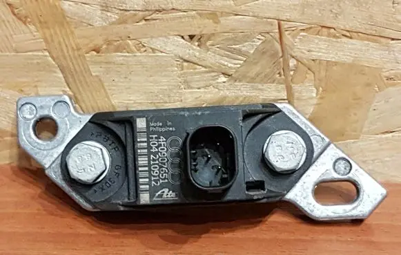 Audi A5 8T 8F Acceleration sensor H04210912 4F0907651