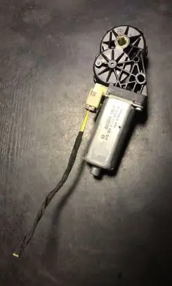 BMW 5 E60 E61 Seat adjustment motor 0390201999