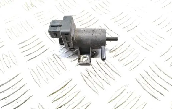 Nissan Juke I F15 Turbo solenoid valve 8200762162