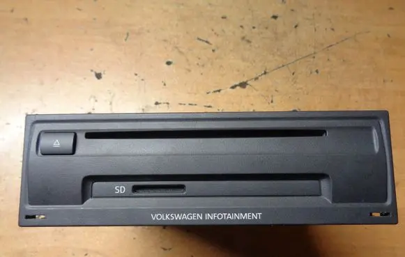 Volkswagen Golf VII Radio/CD/DVD/GPS head unit 5G0035820A