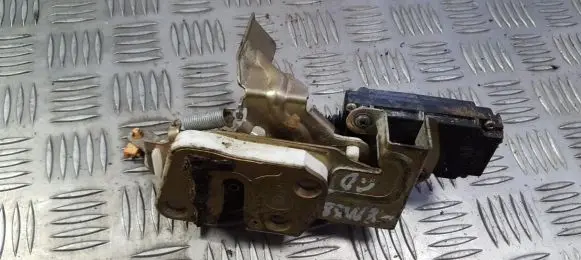 Mazda 323 F Rear door lock