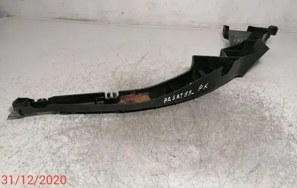 Volkswagen PASSAT B5 Front bumper mounting bracket 3B0870049C