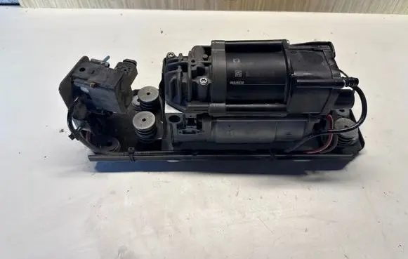 BMW 7 F01 F02 F03 F04 Air suspension compressor/pump 37206789450 24497