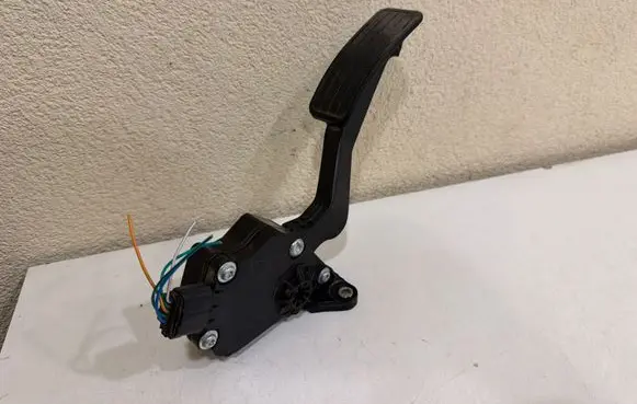 Subaru XV Accelerator throttle pedal 36010FJ010