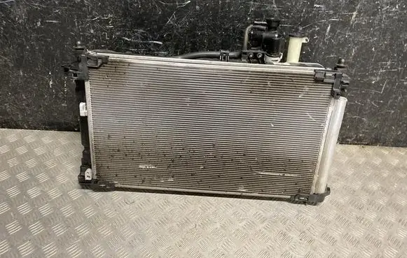 Toyota Yaris XP210 Radiator set MF4221367672