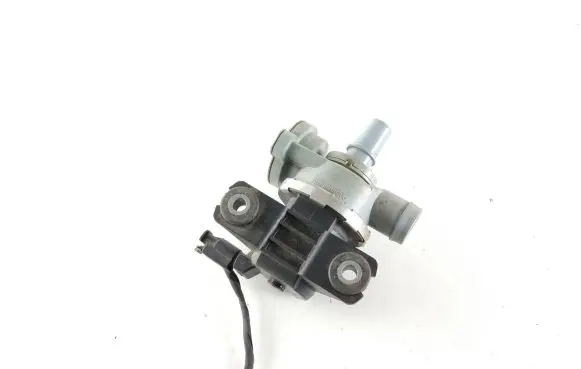 Mercedes-Benz CLA C118 X118 Fuel injection high pressure pump A2474703602