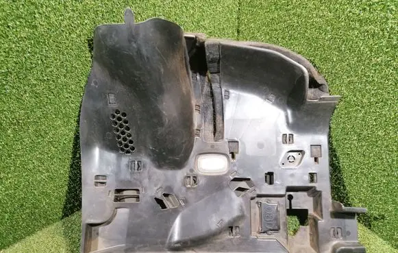 Mercedes-Benz E W212 Dashboard lower bottom trim panel A2126800889 2025402373