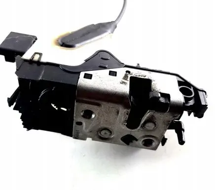 Peugeot 2008 I Front door lock 9812500780
