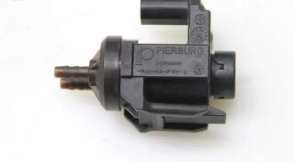 BMW 5 G30 G31 Turbo solenoid valve 8570591