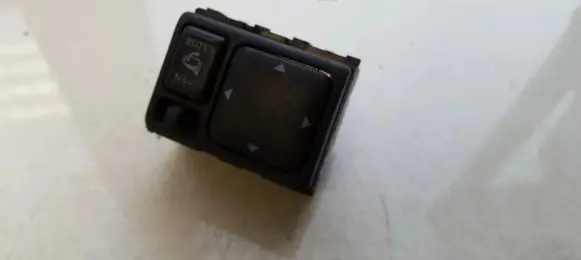 Nissan X-Trail T30 Wing mirror switch