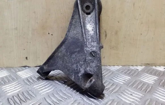 Volvo S70 V70 V70 XC Engine mounting bracket 1397889