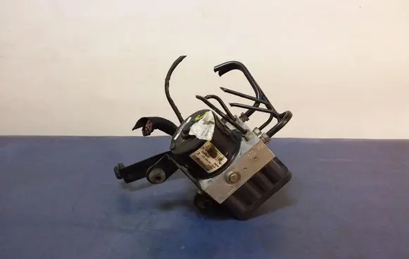 Ford Focus ABS Pump 8M51-2C405-EA