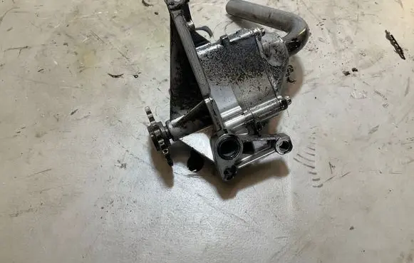 Mercedes-Benz Vito Viano W639 Oil pump A231076461401