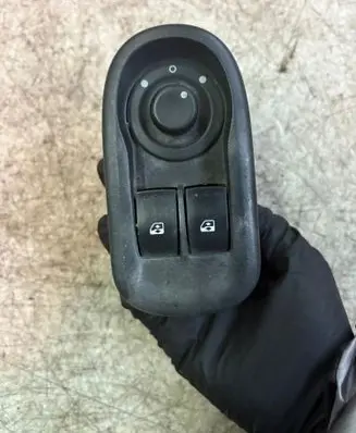 Renault Master III Electric window control switch 8200637849