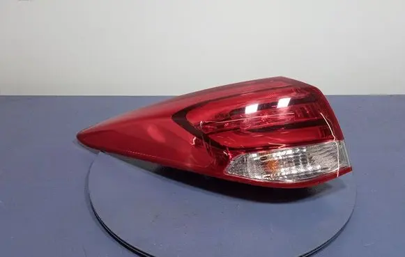 Hyundai i40 Rear/tail lights 924013Z5