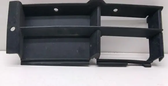 BMW 5 E39 Front bumper lower grill 8235640 511182356409