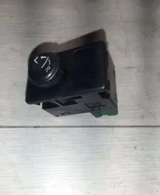 Nissan Primera Wing mirror control module 