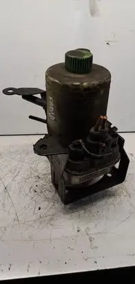 Volkswagen Polo IV 9N3 Power steering pump 6q0423156ab