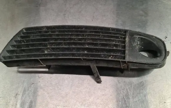Audi A6 S6 C5 4B Front bumper lower grill 4B0807681J DN12550