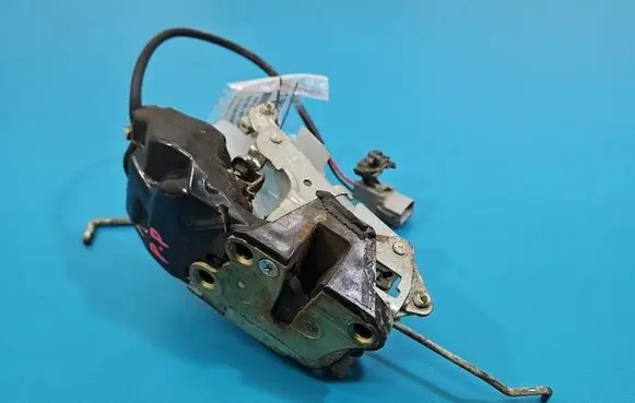 Toyota RAV 4 (XA10) Front door lock IMPRK1563862