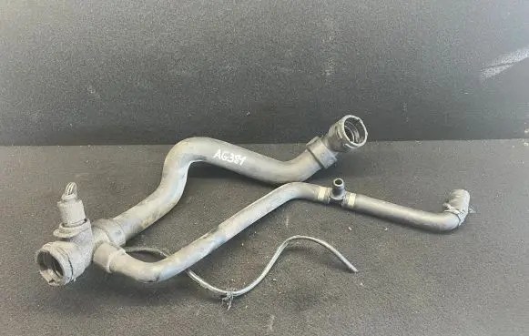 Volkswagen PASSAT B5.5 Engine coolant pipe/hose 8D0121049H
