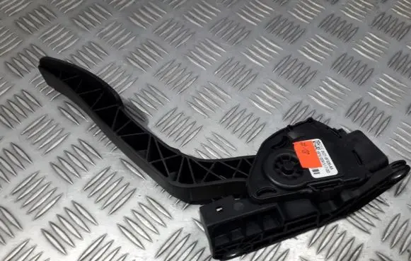 Ford Fiesta Accelerator throttle pedal 8v219f836aa 8v21-9f836-aa