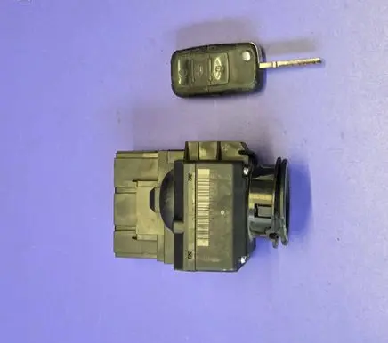 Volkswagen Crafter Ignition lock 9065452608