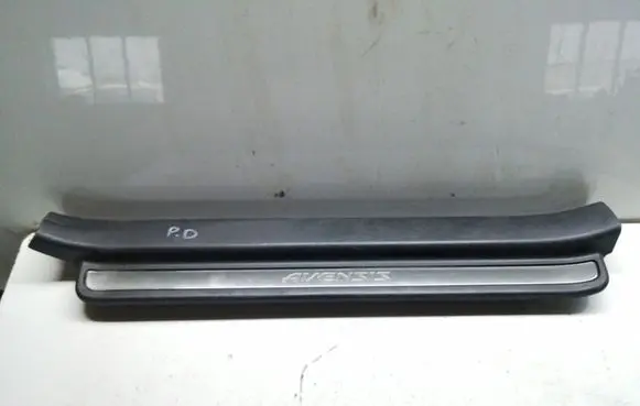 Toyota Avensis T250 Front sill trim cover 6791305050
