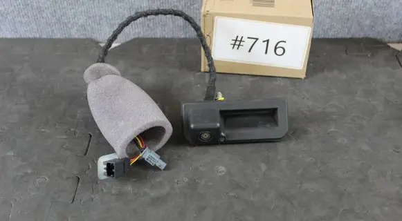 Skoda Fabia Mk3 (NJ) Tailgate trunk handle 6V0827566H