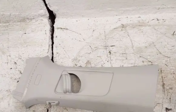 Volkswagen Tiguan (B) pillar trim (top) 571867243