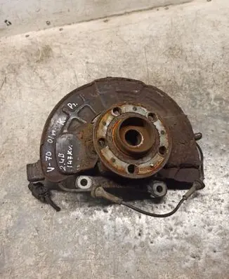 Volvo V70 Front wheel hub