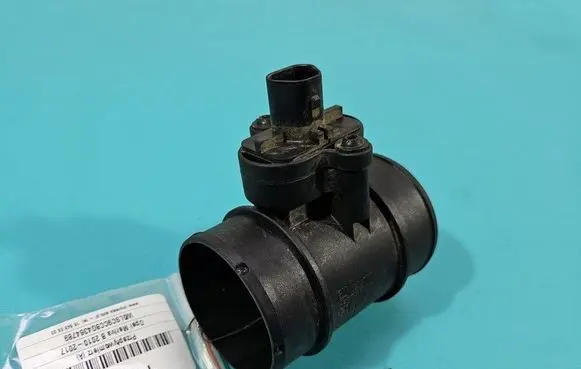 Opel Meriva B Mass air flow meter 13307079 IMPRK1553330