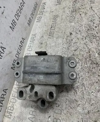 Volkswagen Tiguan Engine mount bracket 5N01199855