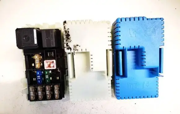 Volvo XC70 Fuse box set 6g9t14k131aa 6g9t-14k131-aa