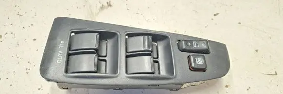 Toyota Avensis T250 Electric window control switch 8482005100