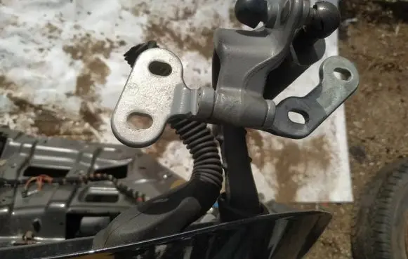 Mercedes-Benz R W251 Tailgate/trunk/boot hinge